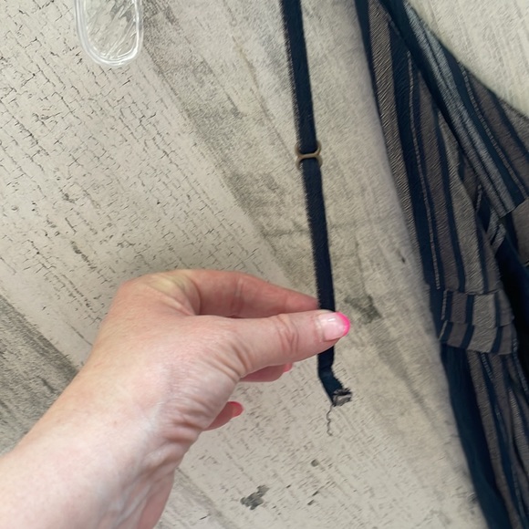 O’Neill cover up. - Picture 9 of 11